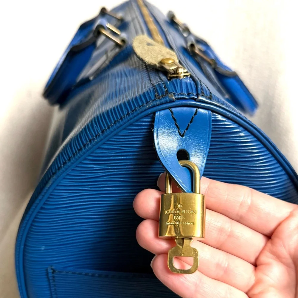 Authentic Louis Vuitton Speedy 35 Epi Leather satchel Bag Toledo blue M42995